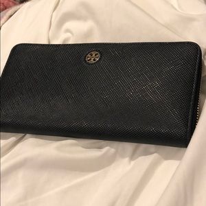 Black Tory Burch wallet